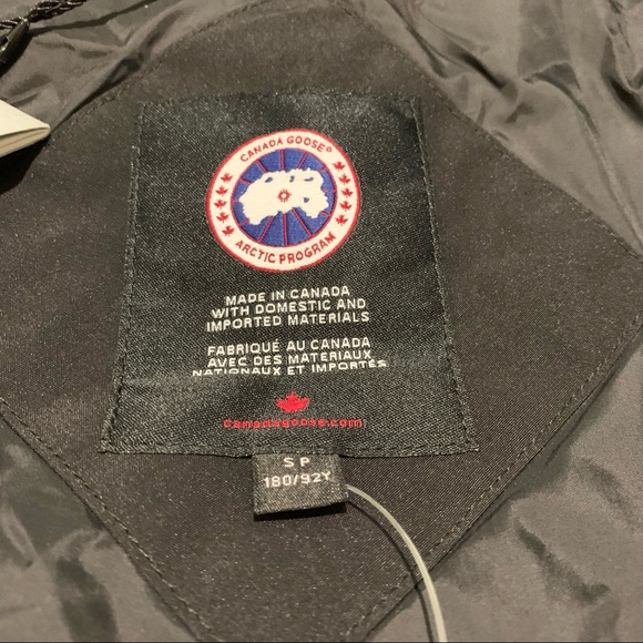 Canada Goose Wyndham Parka Notched Brim - Picture 13 of 13